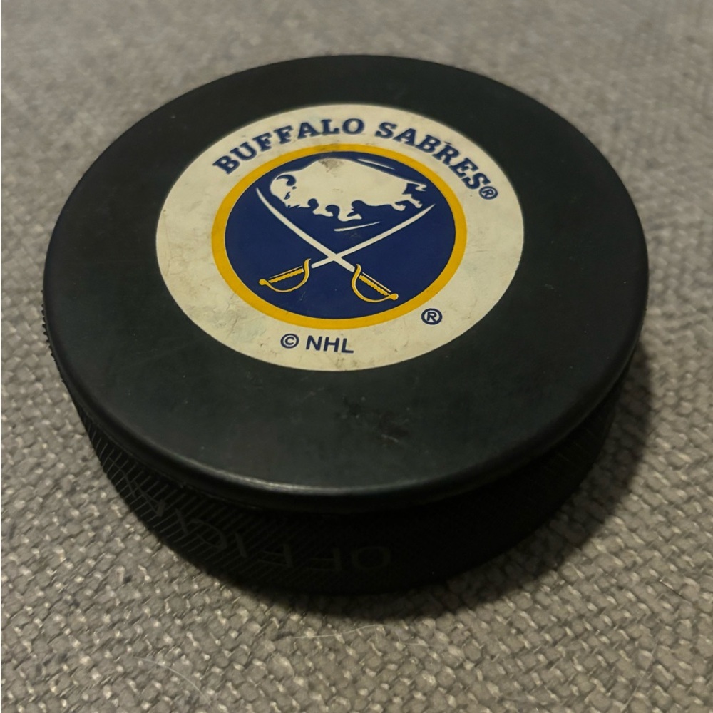 Buffalo Sabres NHL Vintage Hockey Puck